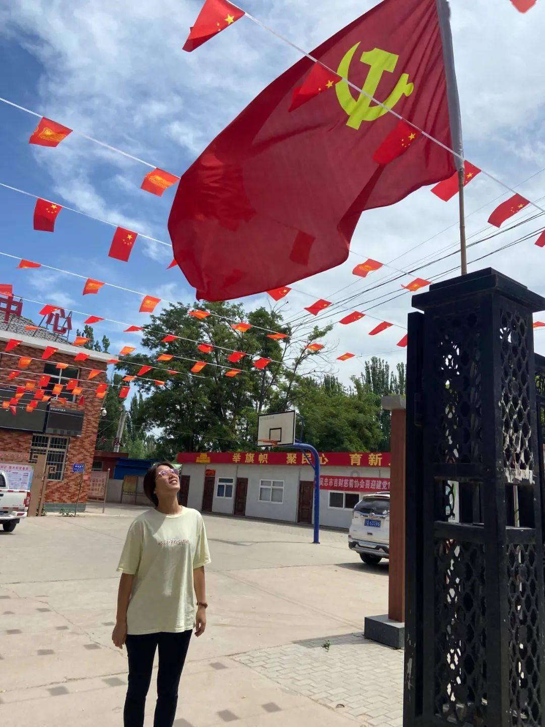 山东女子跳广场舞出轨染上艾滋，丈夫崩溃，捅妻子二十多刀，警方怎么处理？游戏画面